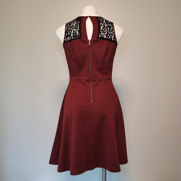 Mossimo Maroon Dress Sleeveless Black Lace Detail Small - Picture 10 of 11